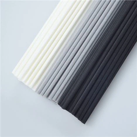 عصي ناشرة ألياف القصب